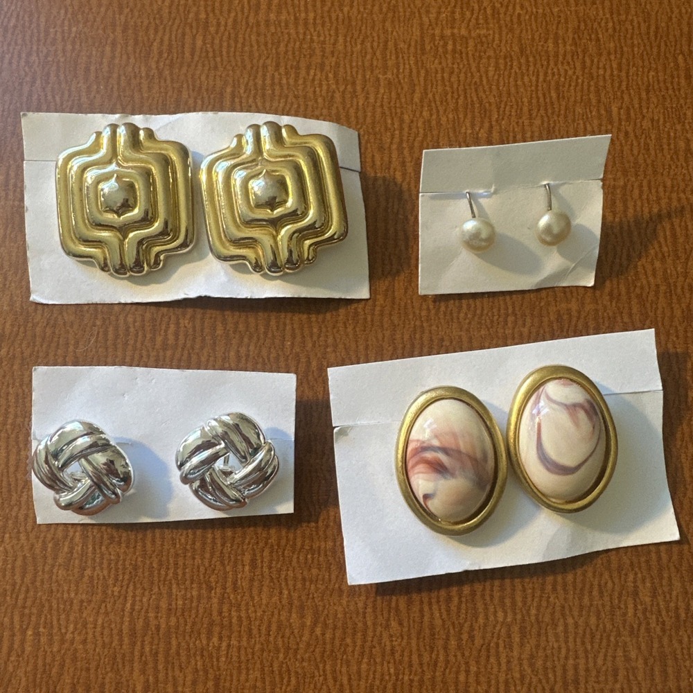4‎ Pair Vtg Clip On & Screw Back Earrings